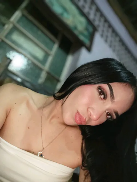 Angelys from Venezuela, a woman on Omogle